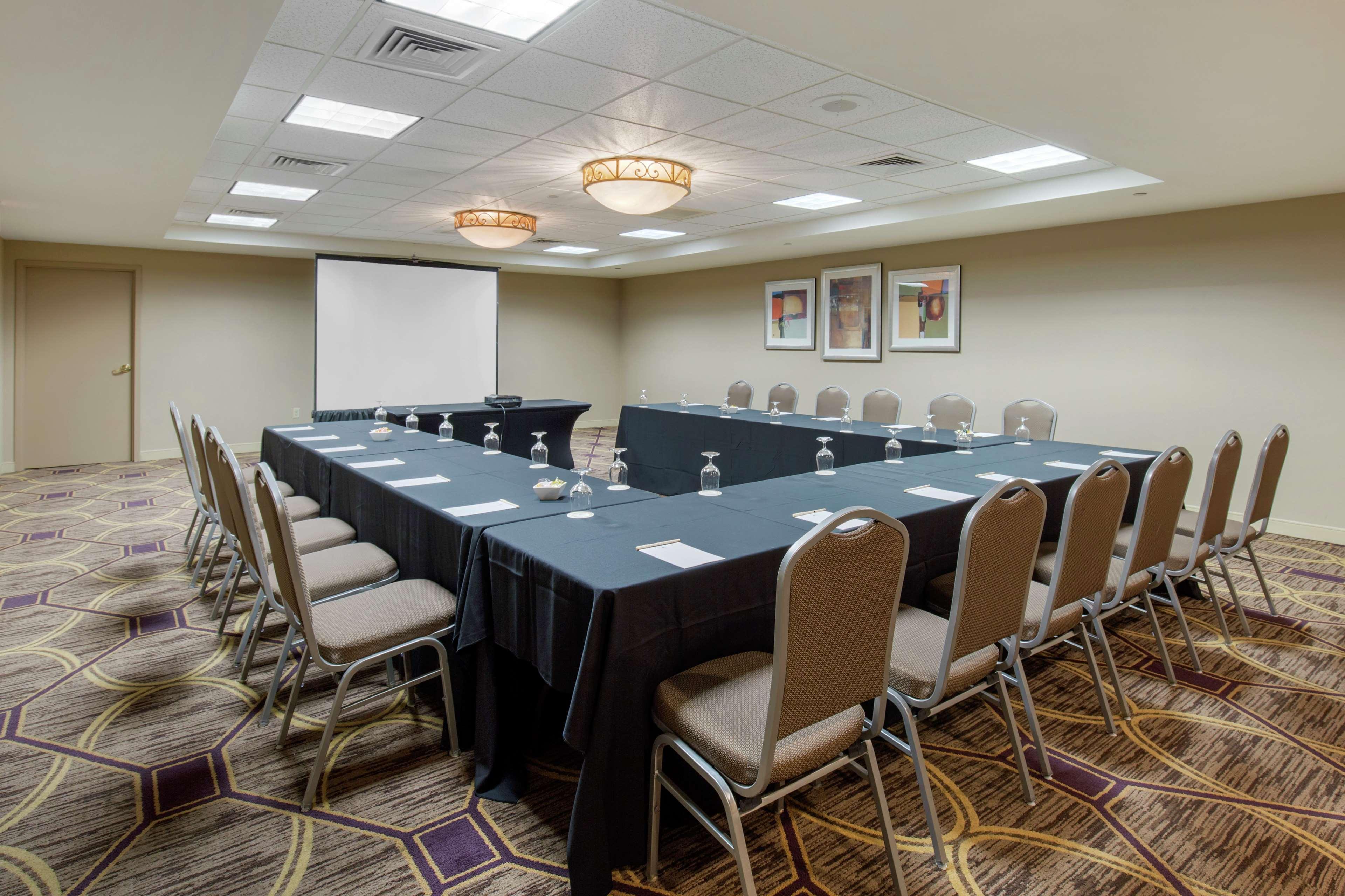 Doubletree By Hilton Downtown - District